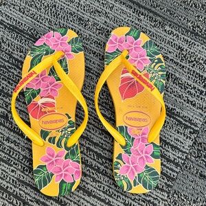 Havaianas Vibrant Yellow and Pink Floral Flip Flops